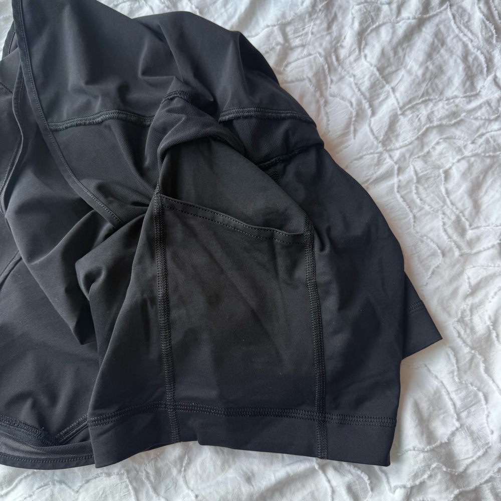 Lululemon Black Hotty Hot Skort Skirt Waist Band Mesh Detail - Picture 9 of 9